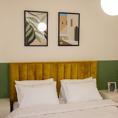 Three Doors Apartments, Papaya 1-Bedroom Apartment Tirana Kültér fotó