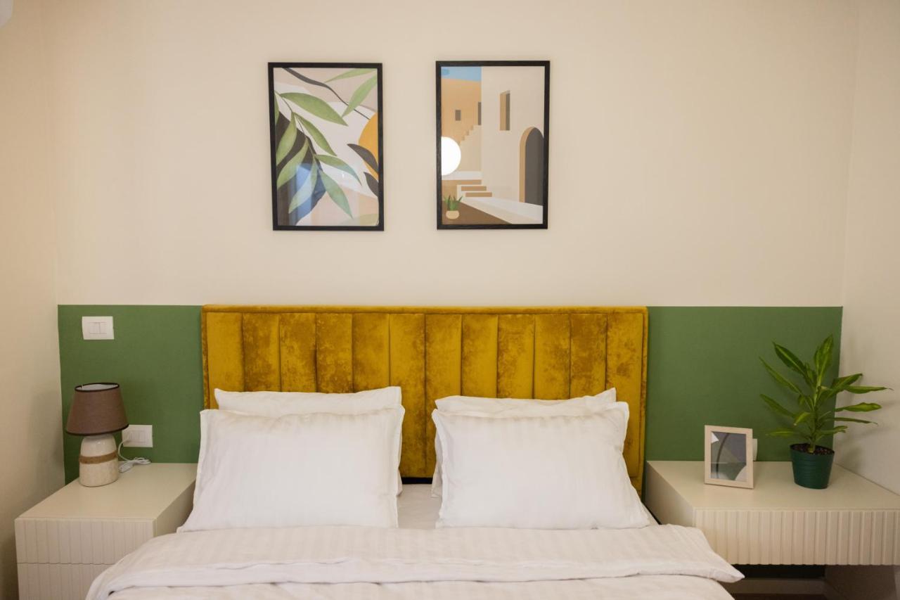 Three Doors Apartments, Papaya 1-Bedroom Apartment Tirana Kültér fotó