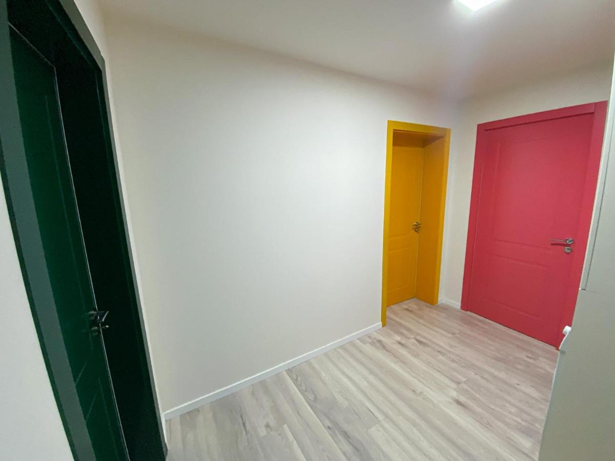 Three Doors Apartments, Papaya 1-Bedroom Apartment Tirana Kültér fotó