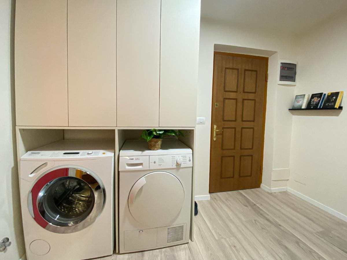Three Doors Apartments, Papaya 1-Bedroom Apartment Tirana Kültér fotó